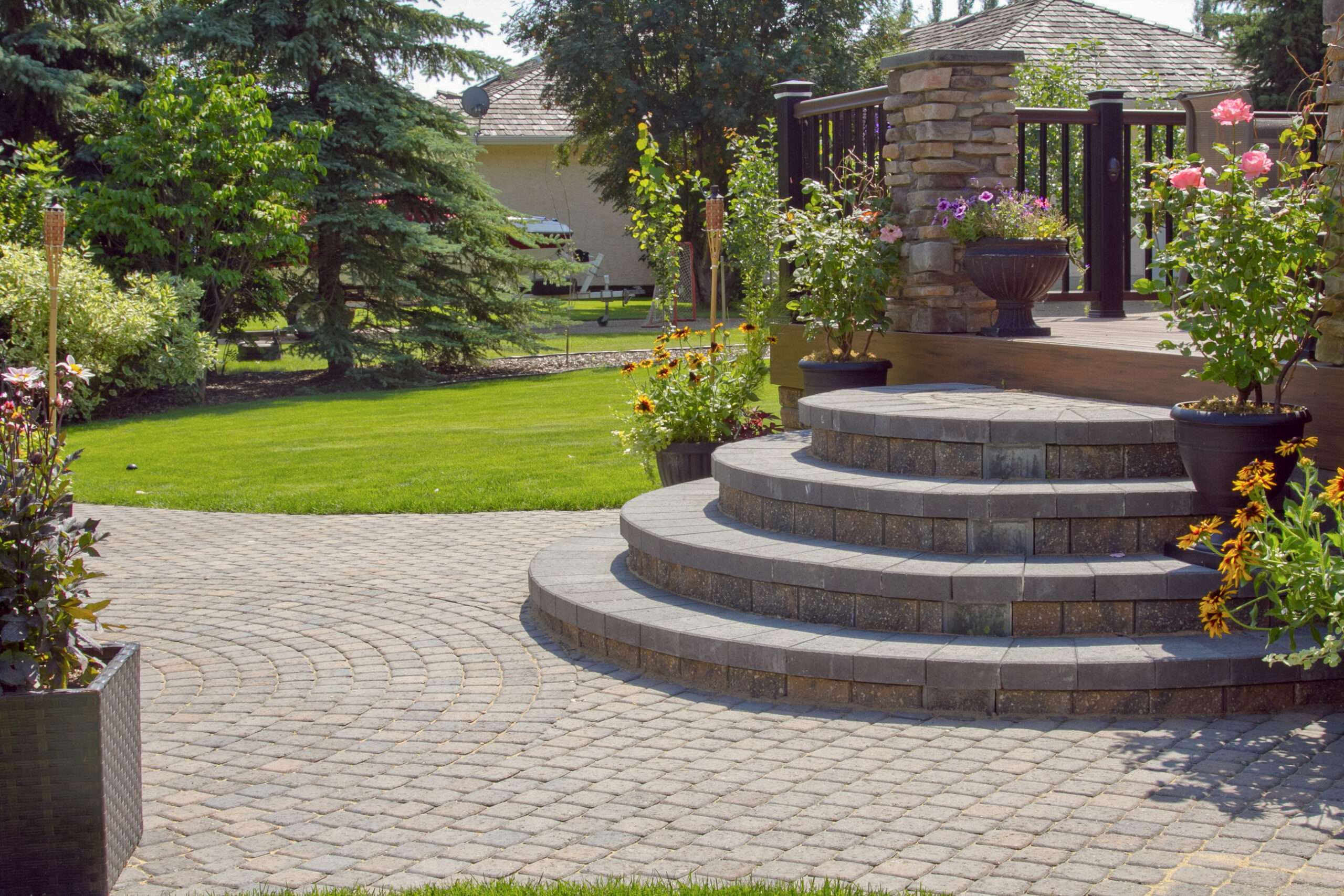 4-Edmonton_Landscaping_Patios_Rock_Gardens_Decks_5